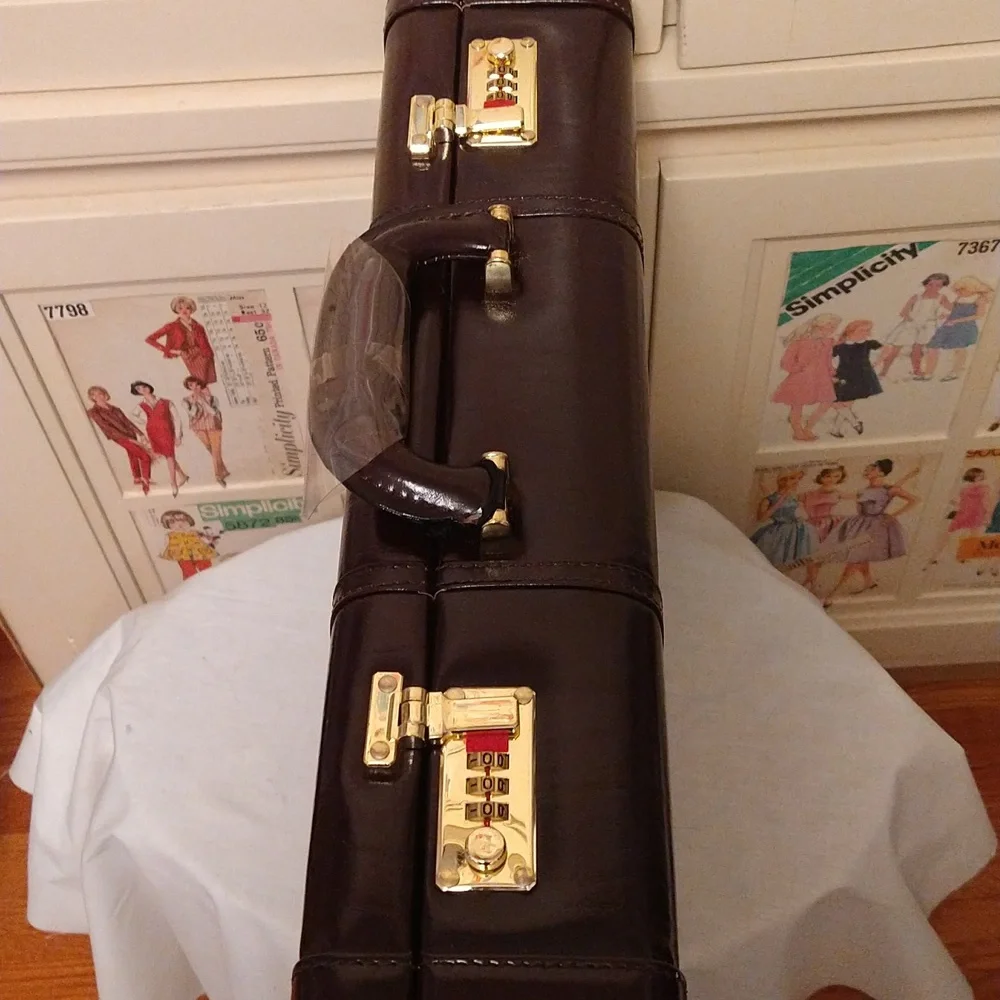 NIB Heritage burgundy leather attached case